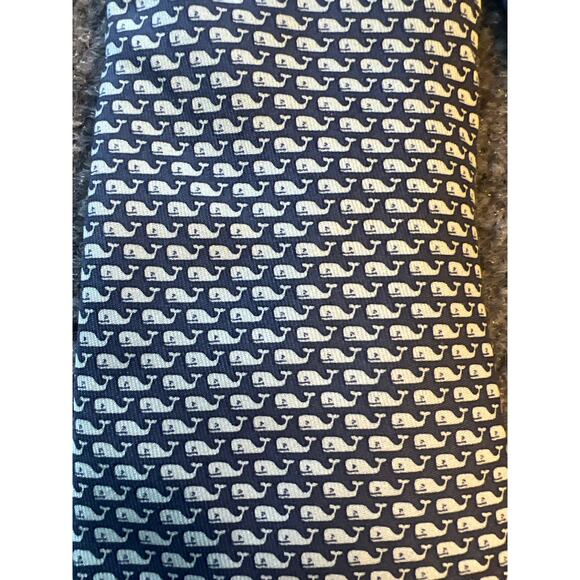 Vineyard Vines Navy Printed Whale Silk Tie – Preowned - Picture 4 of 8